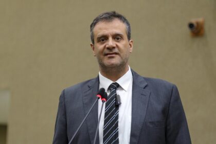 Marcelo Serafim destaca PL que obriga empresas de eventos a contratarem artistas locais
