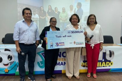 Prefeitura realiza mais uma entrega de cheques da Nota Premiada