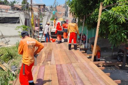 Prefeitura entrega ponte mista na comunidade Alfredo Nascimento