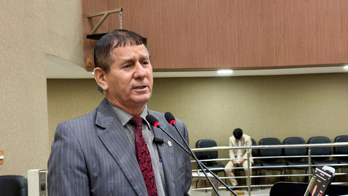 PL de Roberto Sabino que nomeia rua em homenagem à professora Izaltina Cordeiro recebe parecer favorável na CMM