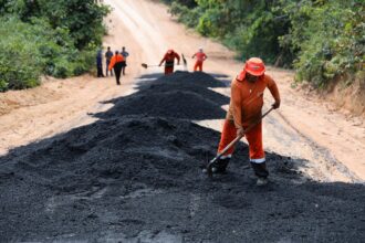 Prefeitura de Manaus alcança a marca de 12 ladeiras pavimentadas no ramal Rio Branquinho