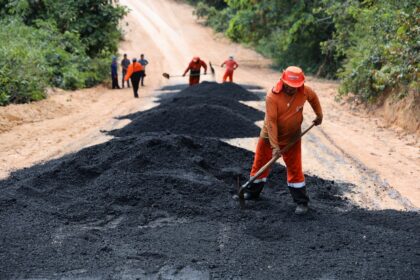 Prefeitura de Manaus alcança a marca de 12 ladeiras pavimentadas no ramal Rio Branquinho