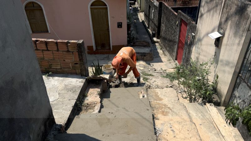 Prefeitura de Manaus conclui recuperação de rede de drenagem e escadaria no bairro Japiim