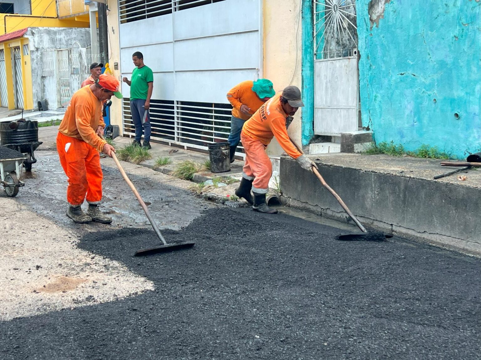Prefeitura de Manaus contempla moradores do bairro Petrópolis