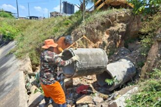 Prefeitura de Manaus implanta novos tubos para reestruturar rede de drenagem comprometida no bairro Alvorada