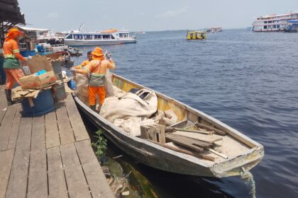 Prefeitura de Manaus leva coleta de resíduos às comunidades rurais e indígenas da capital