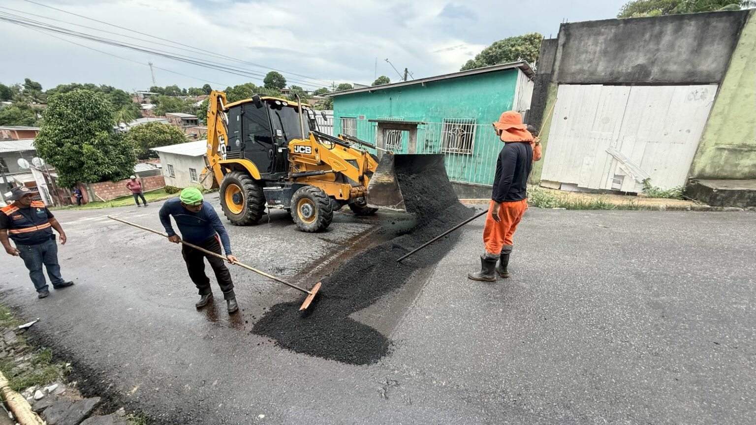Prefeitura leva recuperação asfáltica ao bairro Puraquequara
