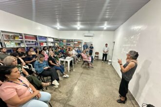 Prefeitura de Manaus promove roda de conversa sobre atenção centrada na pessoa idosa