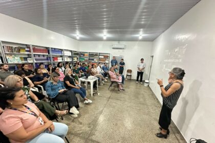Prefeitura de Manaus promove roda de conversa sobre atenção centrada na pessoa idosa
