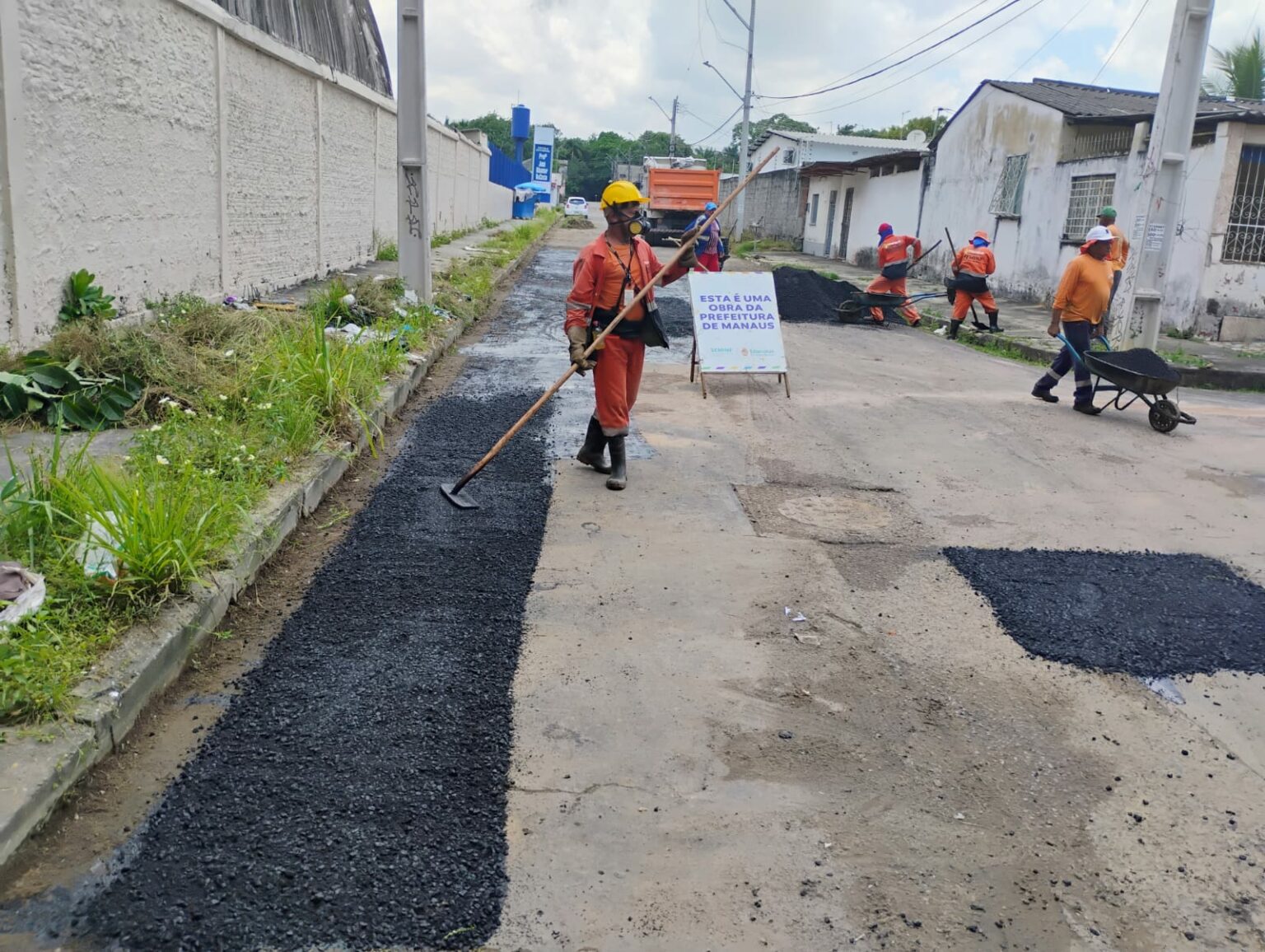 Prefeitura de Manaus realiza recuperação asfáltica no bairro Lírio do Vale e garante mais mobilidade para moradores
