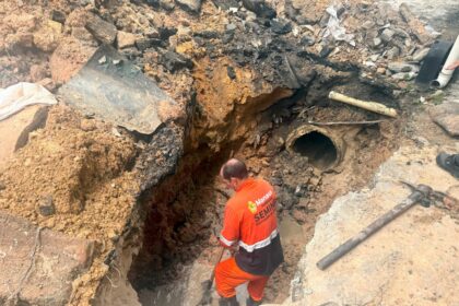 Prefeitura recupera drenagem no bairro Praça 14 de Janeiro