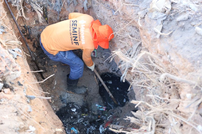 Prefeitura de Manaus recupera rede de drenagem no bairro Nova Cidade