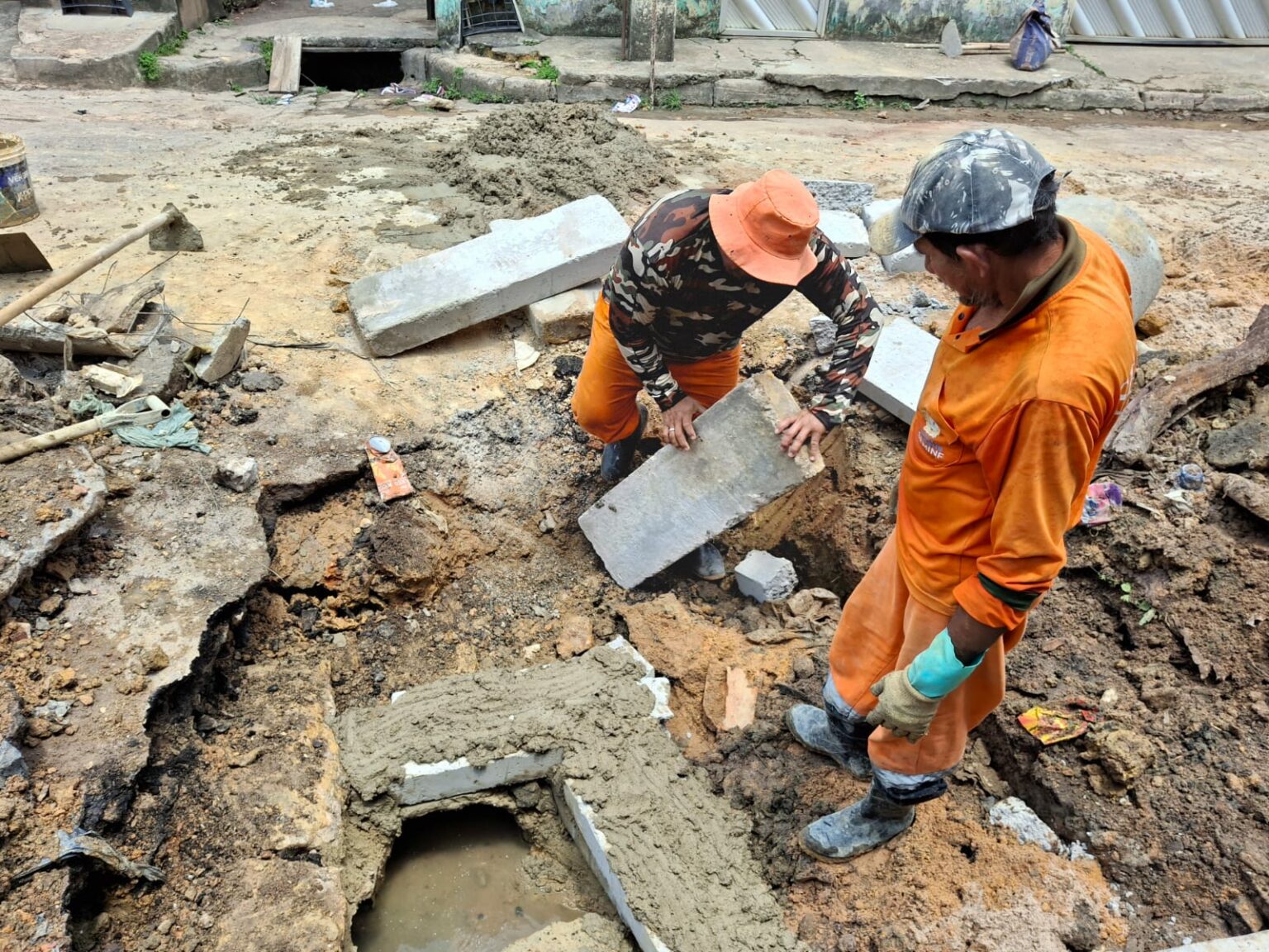 Prefeitura de Manaus reforça infraestrutura no bairro Alvorada com obras de drenagem e recuperação viária