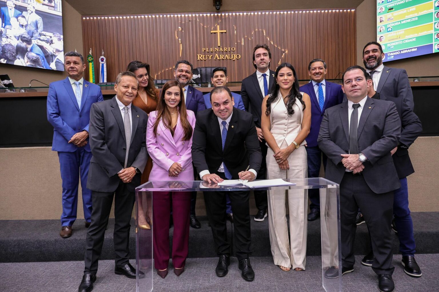 Presidente Roberto Cidade anuncia início das inscrições para concurso público da Aleam em 10 de setembro