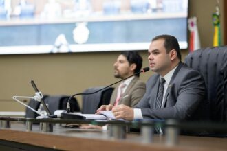 Presidente Roberto Cidade propõe inclusão de bombas de insulina e sensores de glicose no Estatuto do Portador de Diabetes