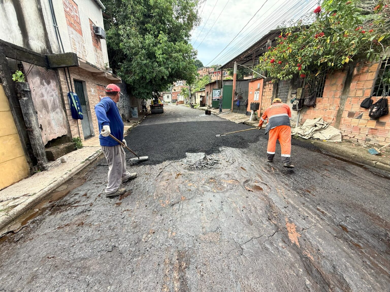 Recuperação asfáltica da prefeitura contempla Val Paraíso
