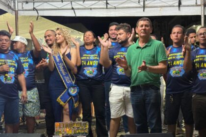 Roberto Sabino participa da comemoração de 74 anos do bairro Petrópolis