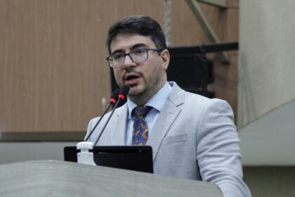 Rodrigo Guedes pede que David Almeida retire de tramitação o Projeto de Lei da reforma da Previdência Municipal