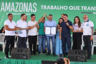 Governador Wilson Lima assina ordem de serviço para reforma de hospital em Urucurituba e inaugura Telessaúde