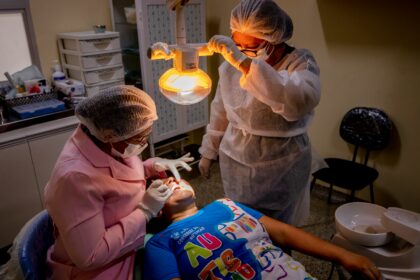 Usuários com TEA recebem atendimento em odontologia