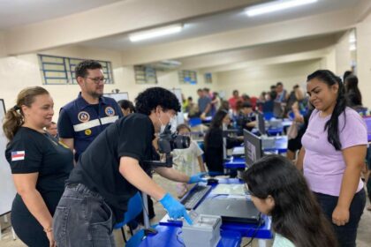 Governo Presente: SSP-AM disponibiliza atendimentos para a Carteira de Identidade Nacional, em escola na zona norte