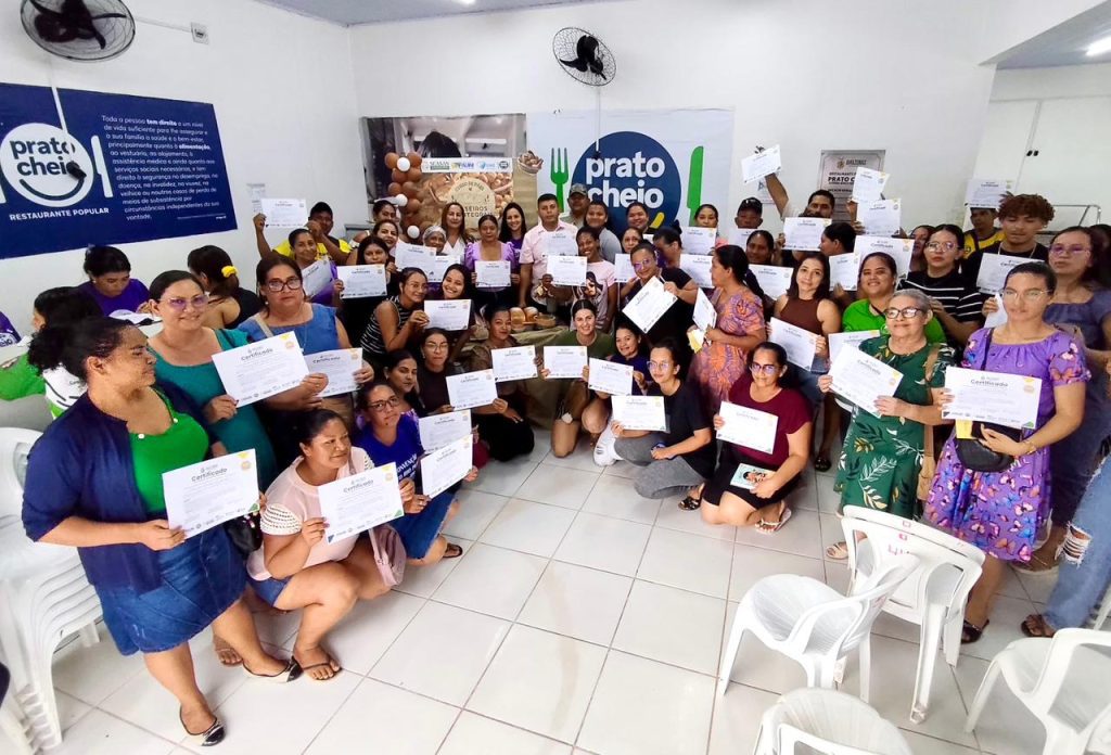 Prato Cheio de Pauini realiza curso de panificação para os frequentadores do restaurante