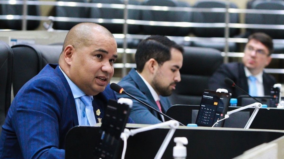 Sérgio Baré apresenta emendas à reforma da previdência municipal