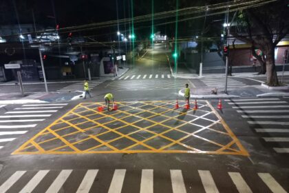 Prefeitura revitaliza sinalização no centro de Manaus
