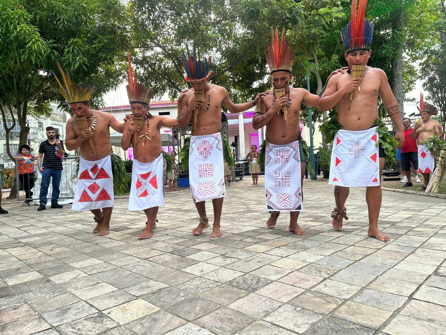 ‘#SouManaus 2025’ valoriza cultura indígena com apresentações no palco Coreto