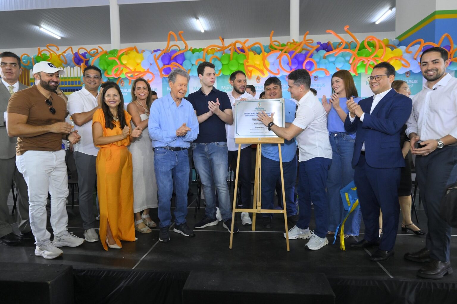 Prefeito David Almeida entrega nova escola na zona rural de Manaus e reforça compromisso com a educação