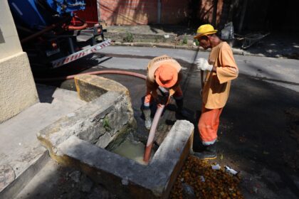 Prefeitura de Manaus usa hidrojato para desobstruir sistema de drenagem e evitar alagamentos no bairro Raiz