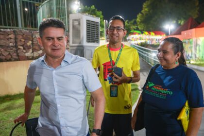 Prefeito David Almeida acompanha entrega de kits da corrida ‘#SouManaus’ com segurança, organização e expectativa do público