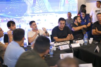 Prefeito David Almeida coordena primeira reunião do colegiado integrado do ‘#SouManaus 2025’