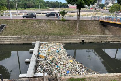 Prefeitura de Manaus intensifica limpeza das ecobarreiras após chuvas do fim de semana