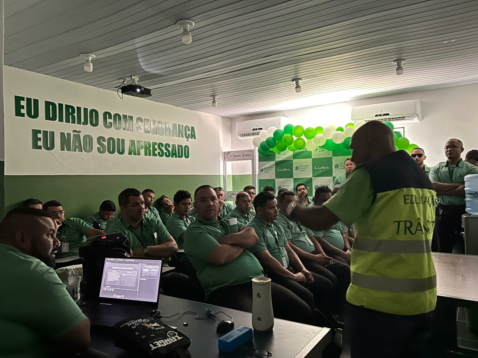 Prefeitura leva projeto ‘Condutor Consciente’ à empresa da zona Norte de Manaus