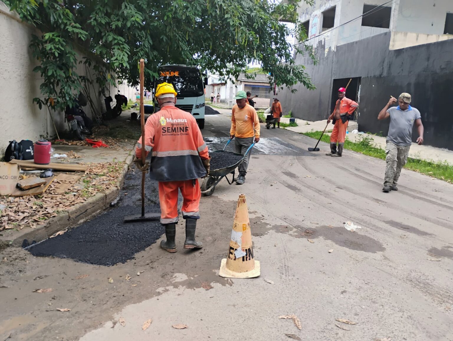 Prefeitura de Manaus transforma ruas do bairro Lírio do Vale com recuperação asfáltica
