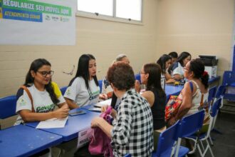 Governo Presente: Suhab oferece serviços habitacionais aos moradores do bairro Novo Aleixo