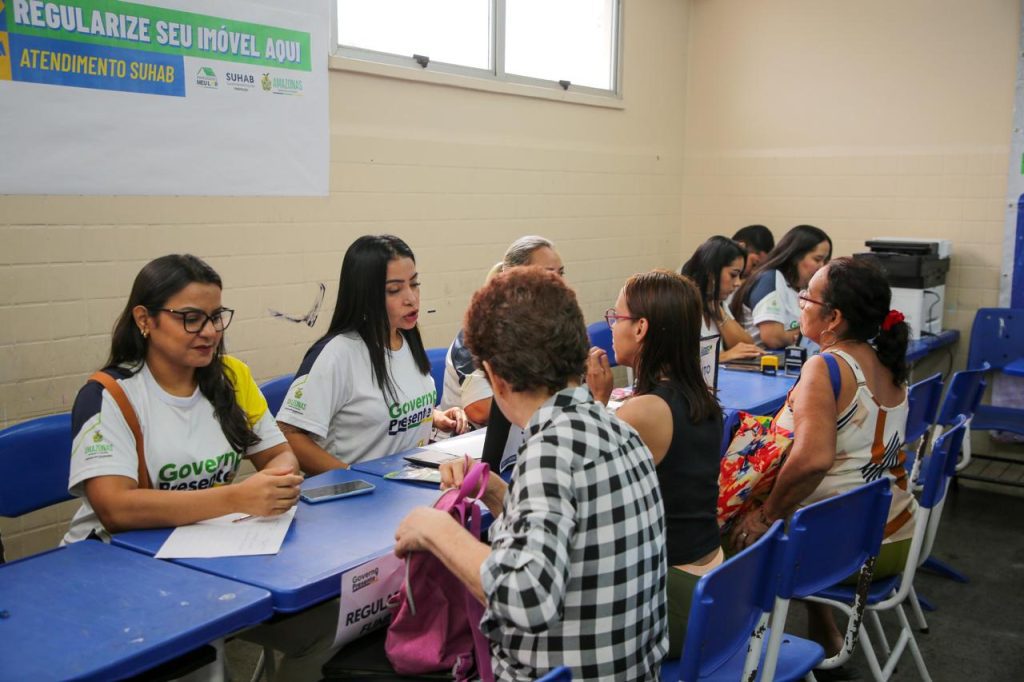 Governo Presente: Suhab oferece serviços habitacionais aos moradores do bairro Novo Aleixo