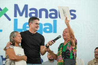 David Almeida realiza entrega histórica no Morro da Liberdade
