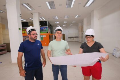 Prefeito vistoria obras dos centros de acolhimento a pessoas em situação de rua no centro de Manaus