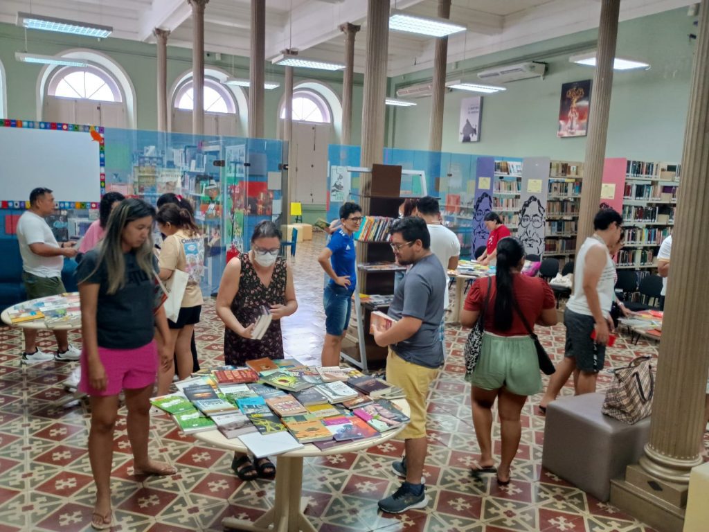 Biblioteca Pública do Amazonas realiza mais uma edição da Troca de Livros e Gibis no domingo