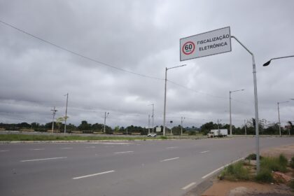 Sinalização de radares e lombadas eletrônicas atende resolução