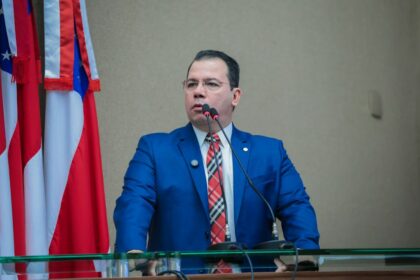 Wilker Barreto questiona contratação do Instituto IDEAS para gerir hospitais no Amazonas