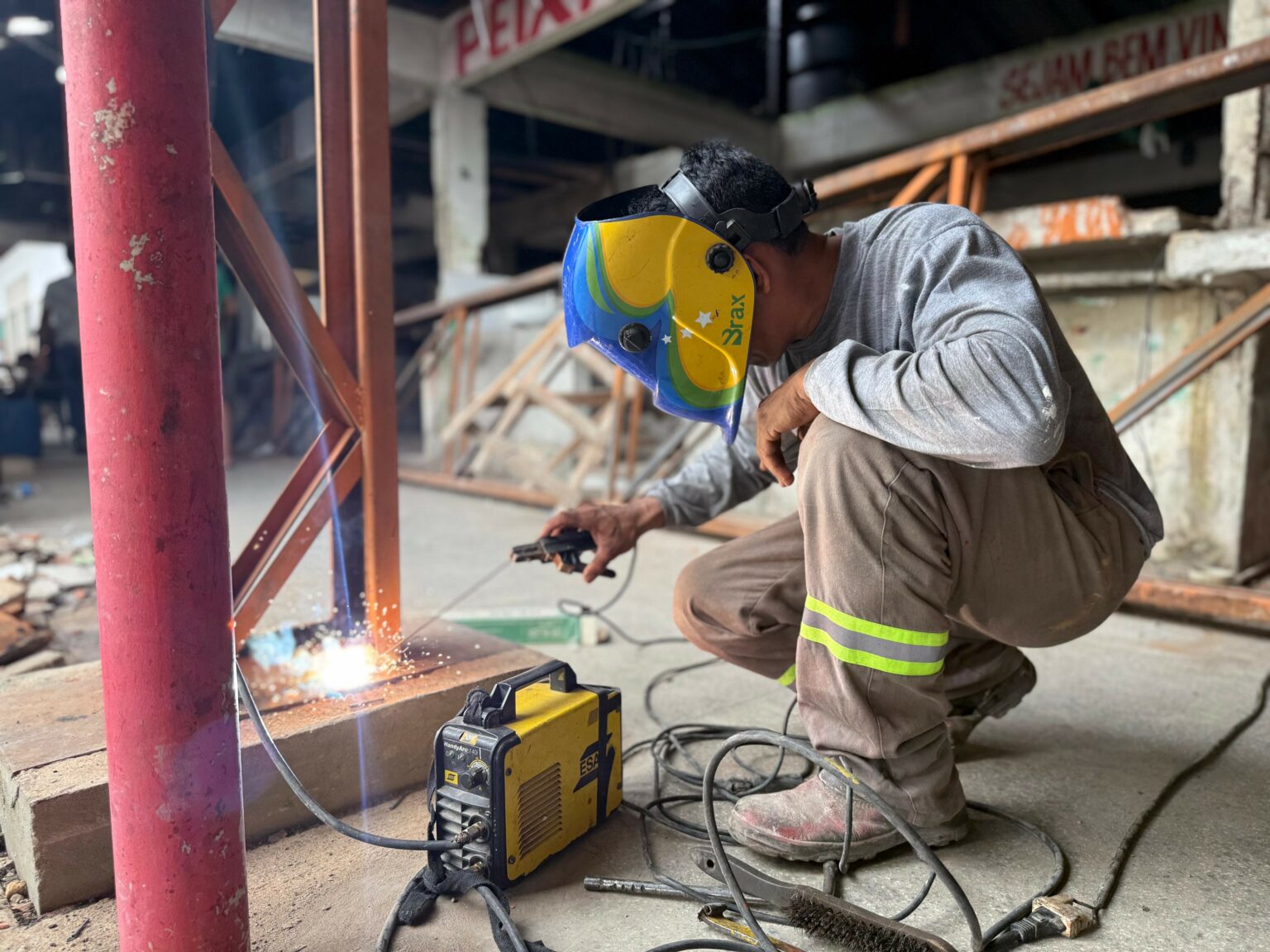 Prefeitura de Manaus moderniza feira do Mundo Novo com obras estruturais e novos equipamentos