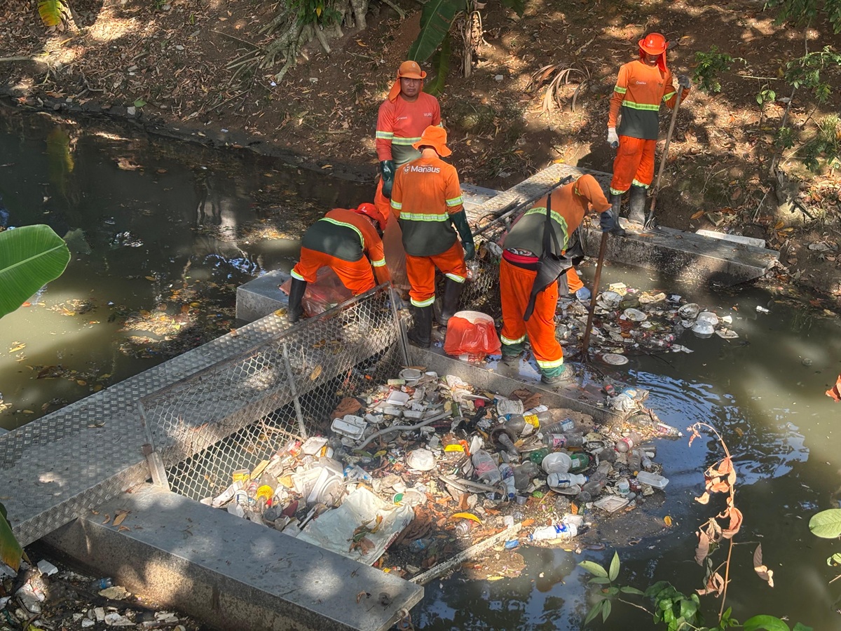 Prefeitura reforça frentes de trabalho em igarapés urbanos