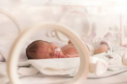 Lei estabelece ações de prevenção e cuidado para mães e bebês após parto prematuro