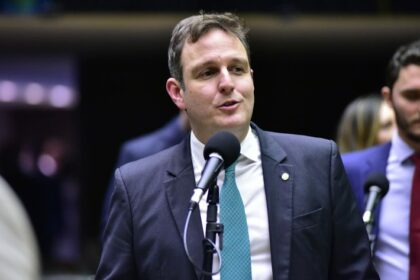 Comissão aprova diretriz para segurança de mulheres e crianças em banheiros públicos