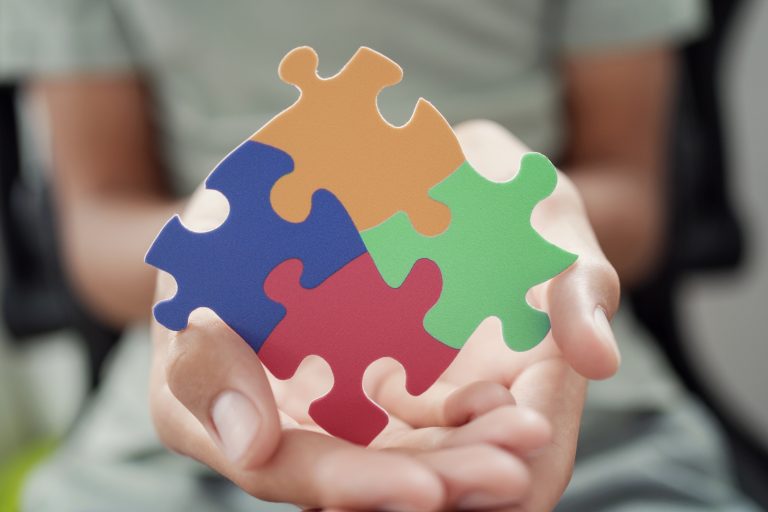 Comissão aprova projetos que beneficiam pessoas com transtorno do espectro autista