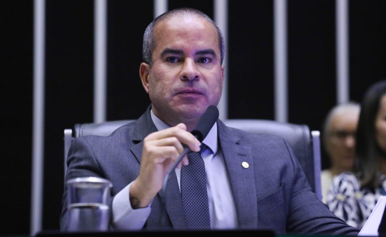 Projeto aumenta pena para tráfico de drogas ou porte ilegal de arma via drone