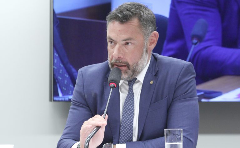 Projeto amplia direito de sustentação oral de advogados